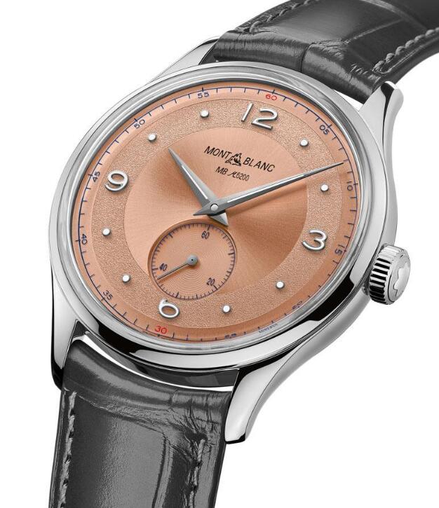 The timepiece has combined the modern elegance and traditional aesthetics.