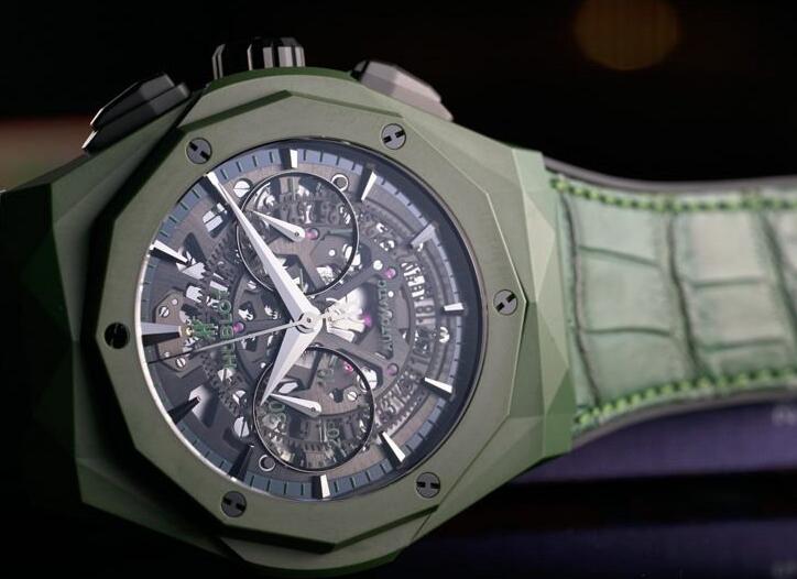 Cheap replica watches show the attractive effect with green color.